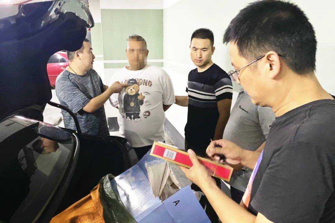 销售假烟30000块,卖假烟被识破