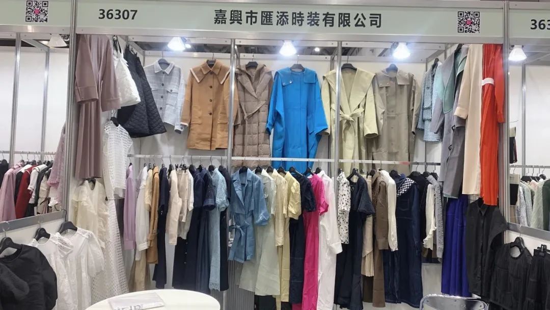 外贸商人组团出海抢单，外国客户兴奋：“这是三年里在业务上见到的第一个中国人”