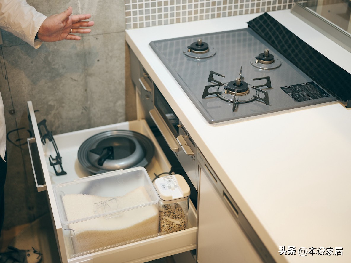 两人住47㎡小家，低欲时代的简朴生活，却过出精致的幸福感，羡慕