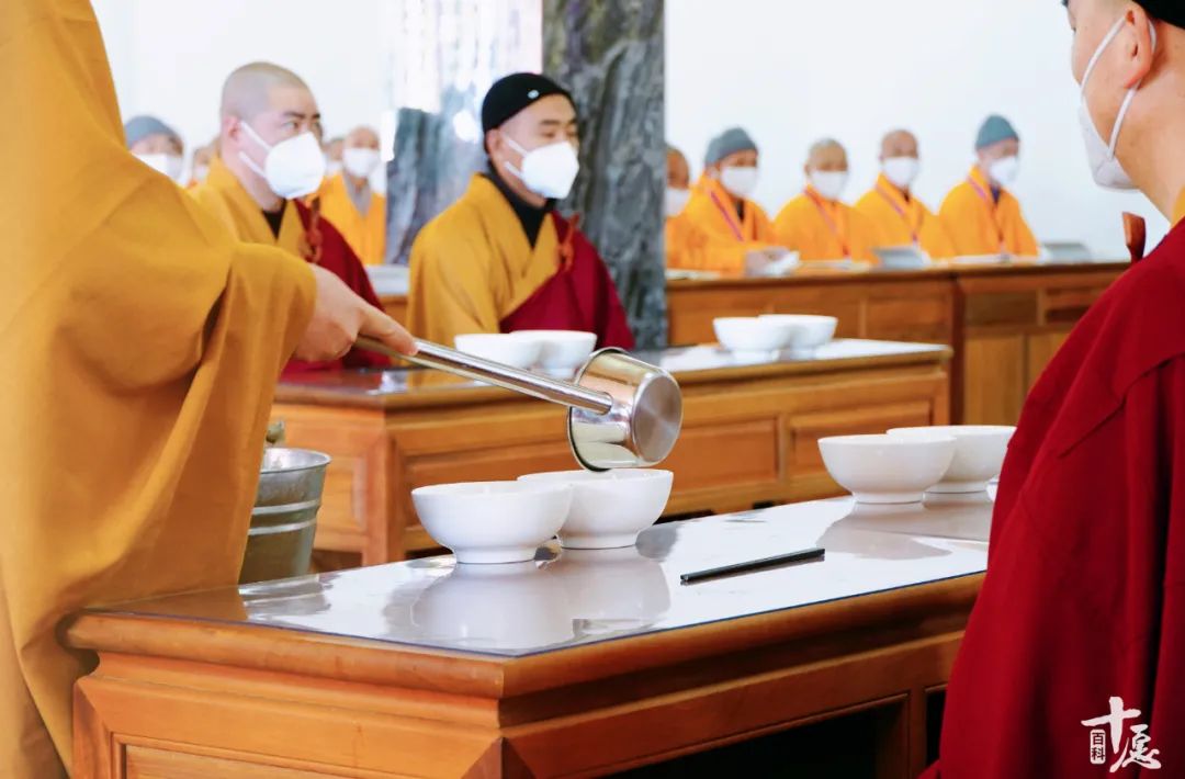 去寺院过门槛有什么讲究,去寺庙吃斋有什么讲究