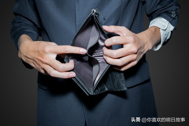 网购商家迟迟不发货应该怎样处理,网购东西已发货拒绝退款怎么办