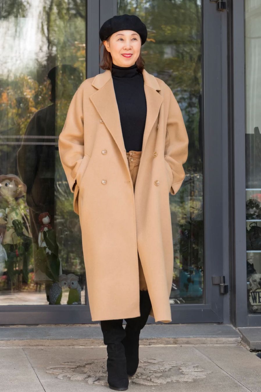 35岁穿有条纹的驼色大衣穿搭,驼色大衣的高级穿搭