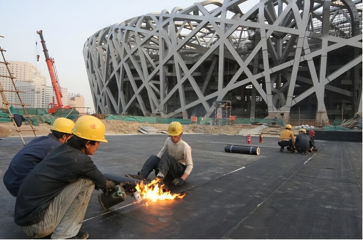 耗资22亿建造为期6年建造的鸟巢,3亿建造的鸟巢现状