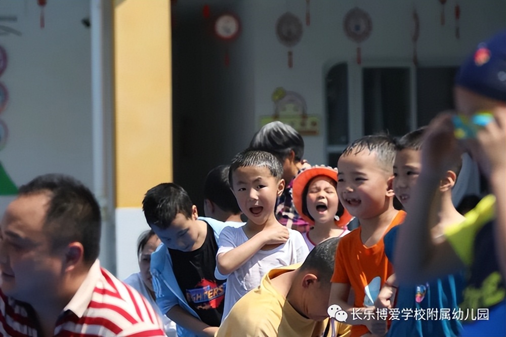 幼儿园夏季亲子游园会,开学亲子游园活动幼儿园