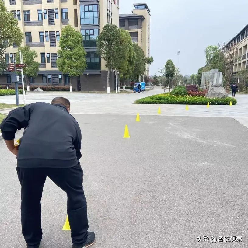 自贡衡川，200余名教职工奋勇向前，跑出一道靓丽的风景线