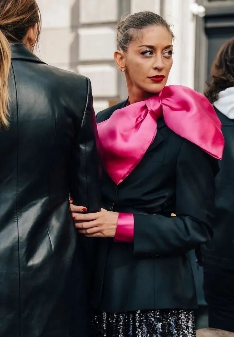 粉色搭配的高级穿法,粉色大衣穿搭高级感