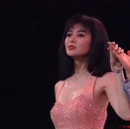 59岁关之琳豪宅内景曝光,香江第一美女关之琳年轻时颜值