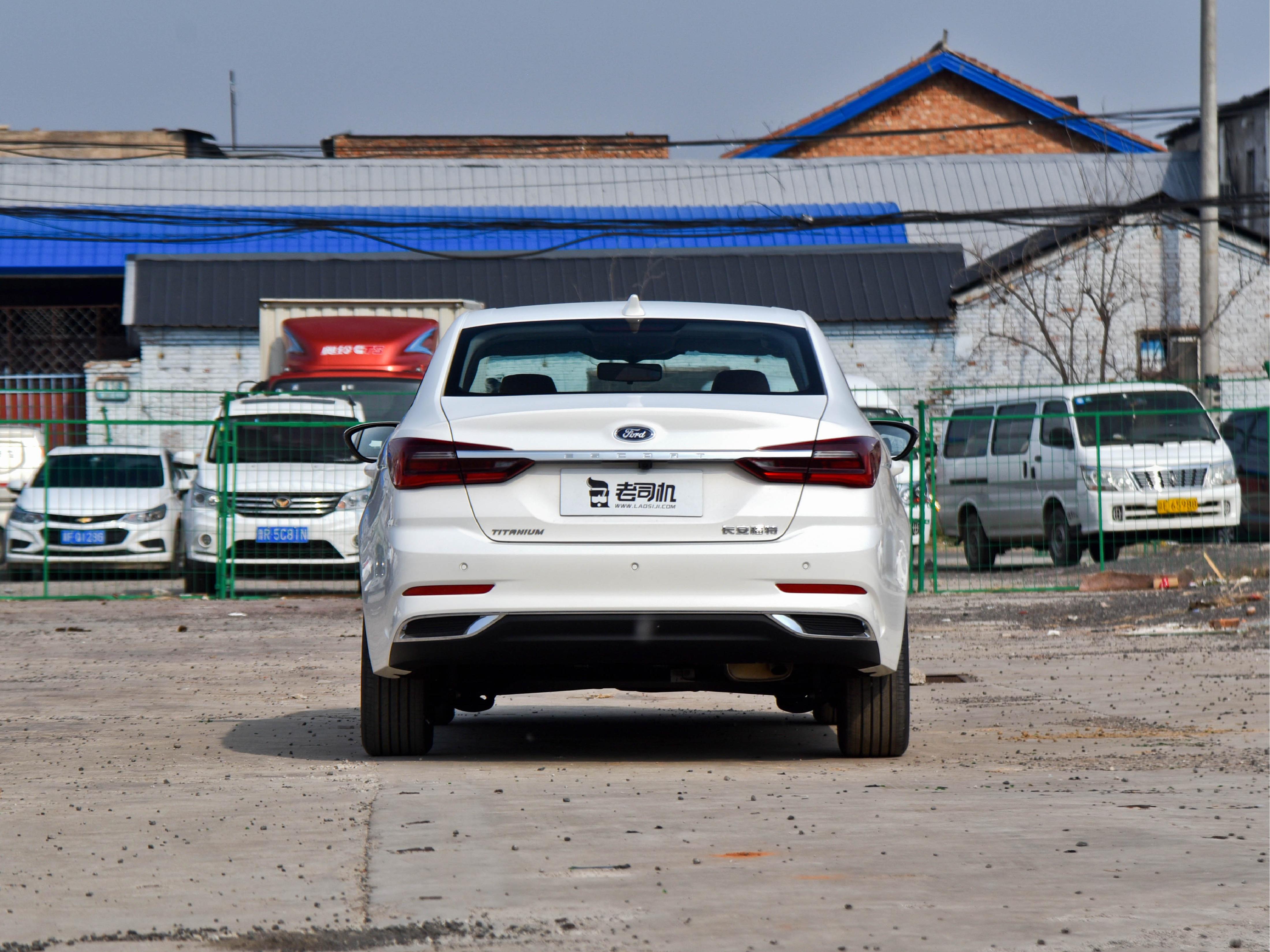 10万安全品质家轿首选福特福睿斯,体验全新一代福特福睿斯