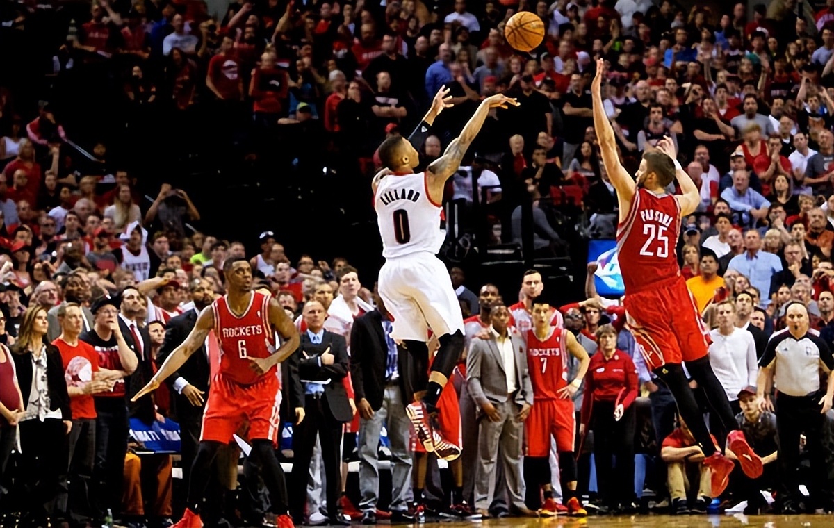 利拉德坚守11年却从未获得冠军,利拉德卫冕三分大赛冠军回放