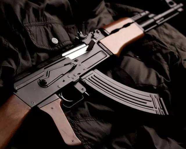 ak47枪神传奇小说,ak-47枪王之王