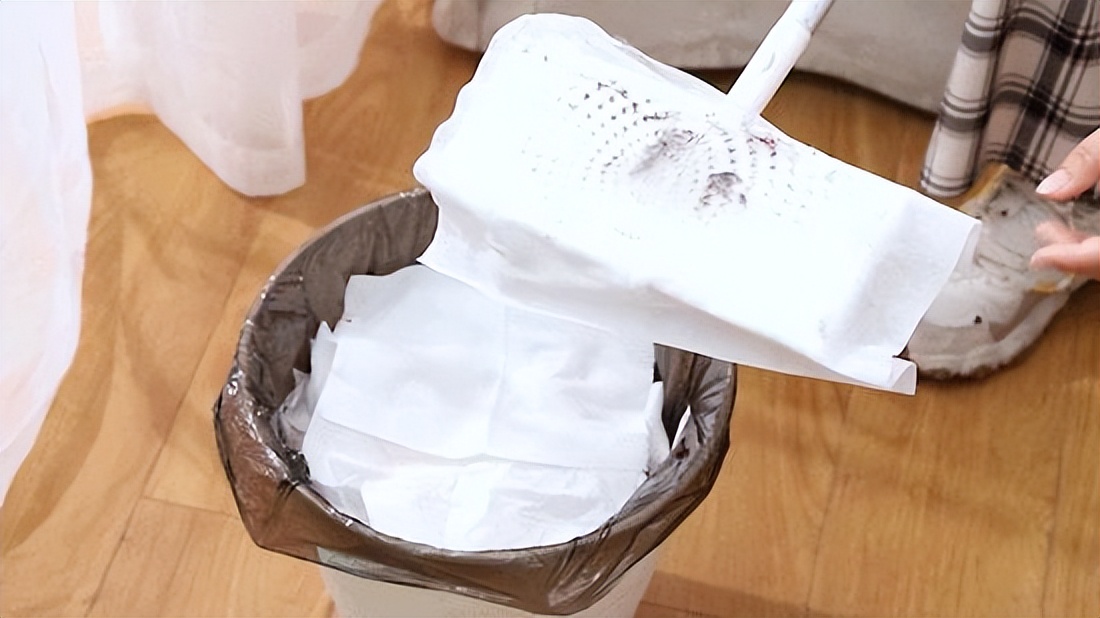 瓷砖地板拖地后会有水印如何解决,地板砖上有盐水印用什么能擦掉