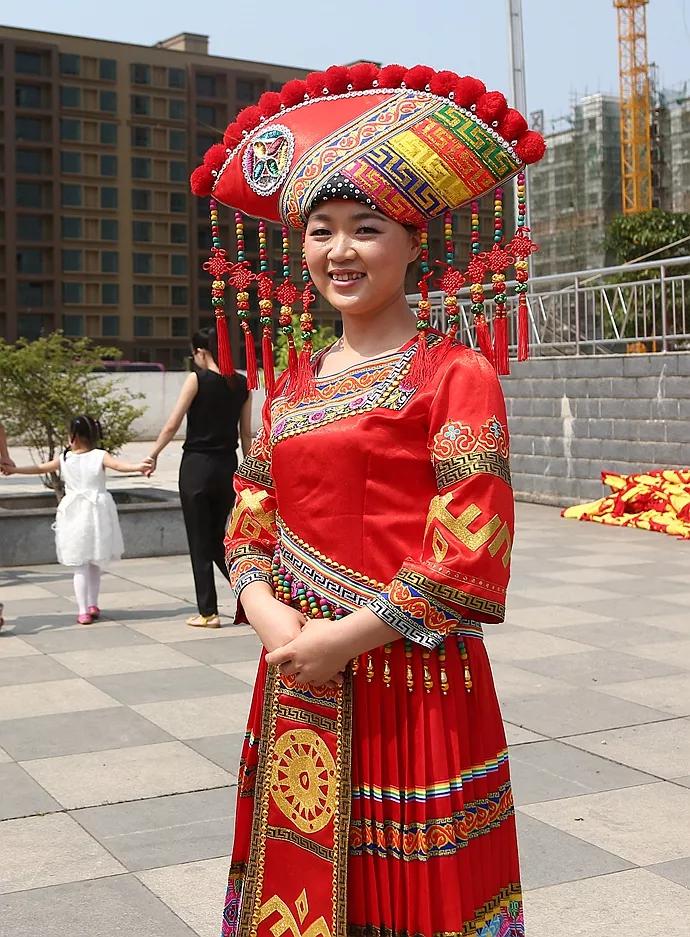 壮族美女素材,壮族美女