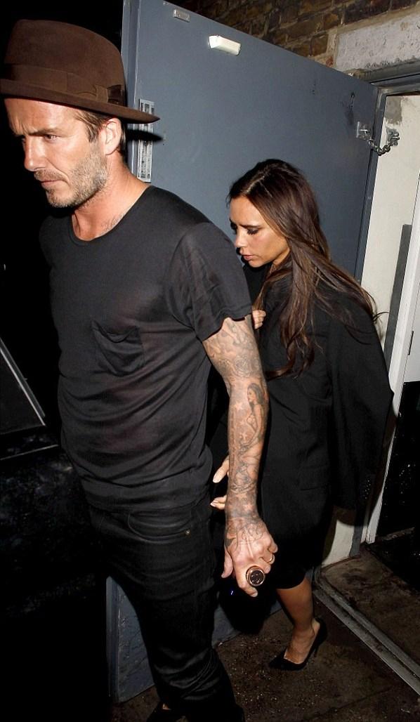 贝克汉姆维多利亚和儿媳关系破冰,维多利亚和贝克汉姆的恋爱史