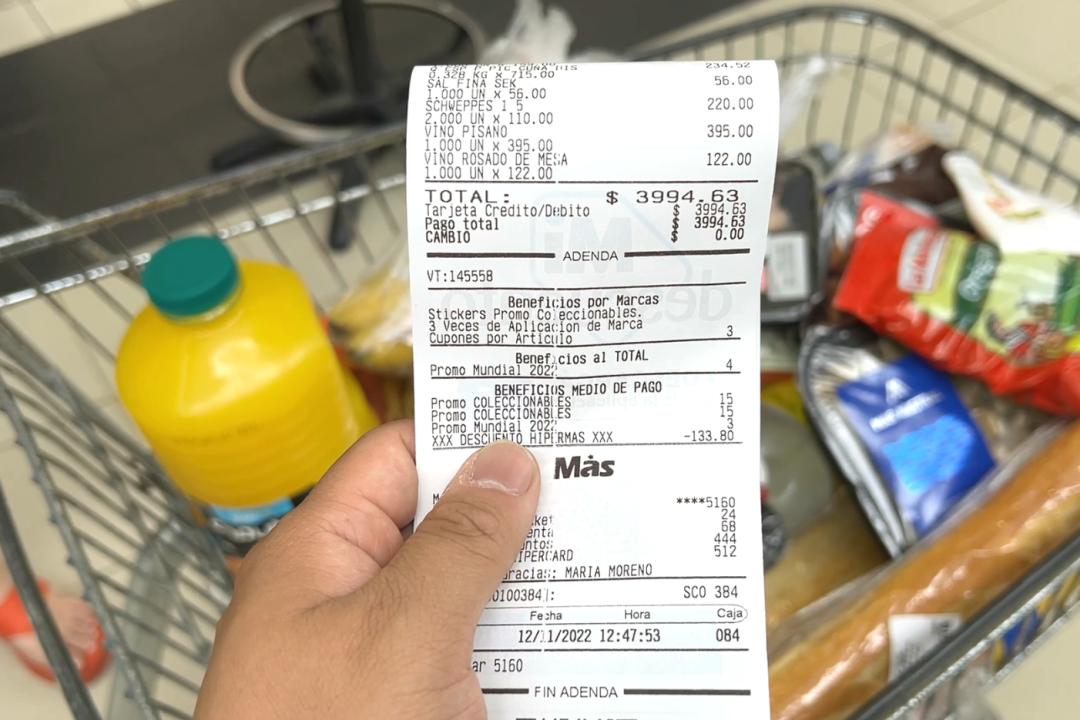 花了6000元在海上吃西餐,花了8000块钱到河里面吃一顿饭