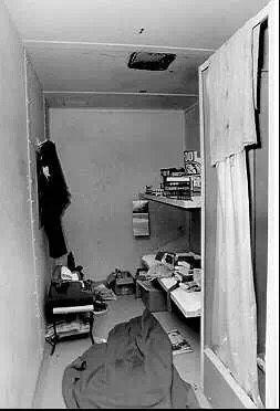 最严重的恋尸癖是欧洲的连环杀手。他杀人的目的是和死人*爱做**。