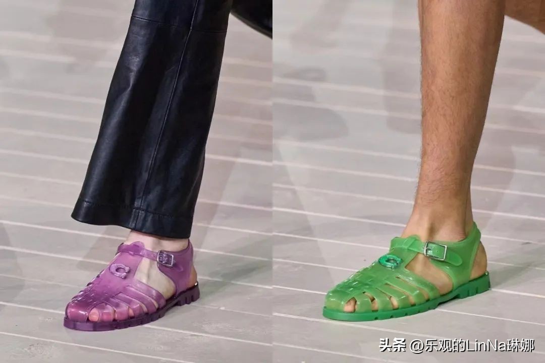 阿迪gucci联名水晶拖鞋穿搭,阿迪古驰联名拖鞋谁买了