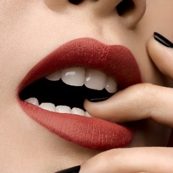 ysl圣罗兰情人节限定香水礼盒,ysl圣罗兰情人节限定三件套