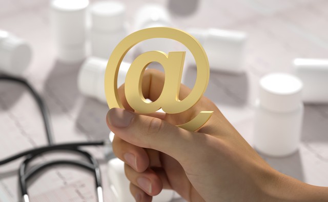 拼购+盲返模式：以用户为中心，以消费为核心实现线上引流和裂变