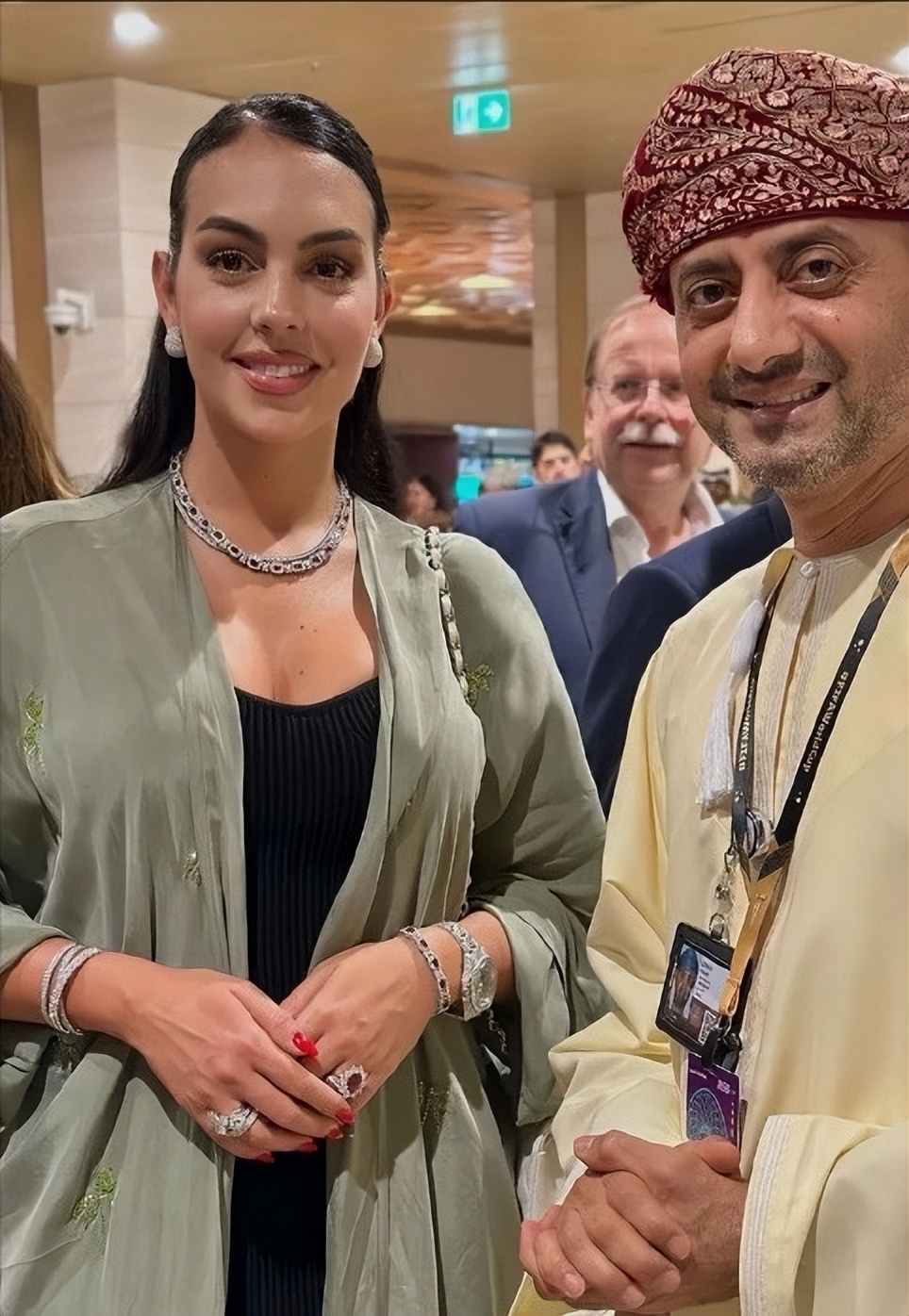 c罗和卡戴珊有多少个小孩,c罗女友生了几个孩子