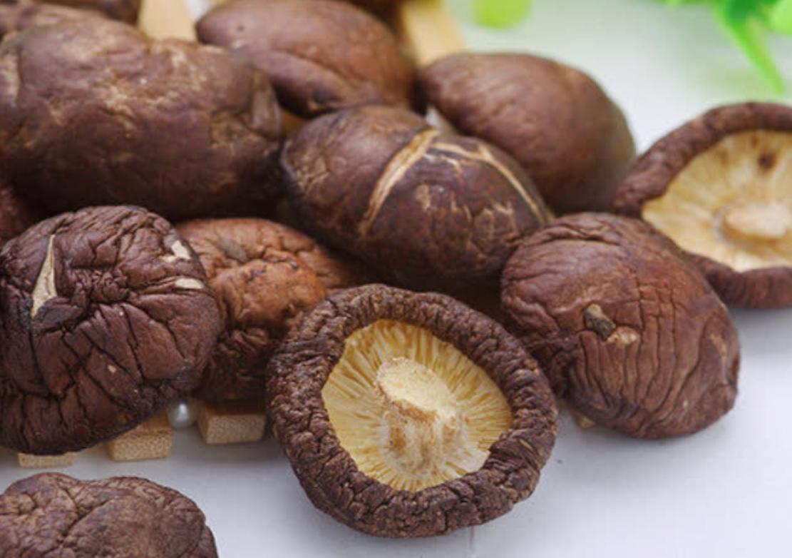 买香菇挑什么样的好,买香菇干的实惠还是湿的实惠