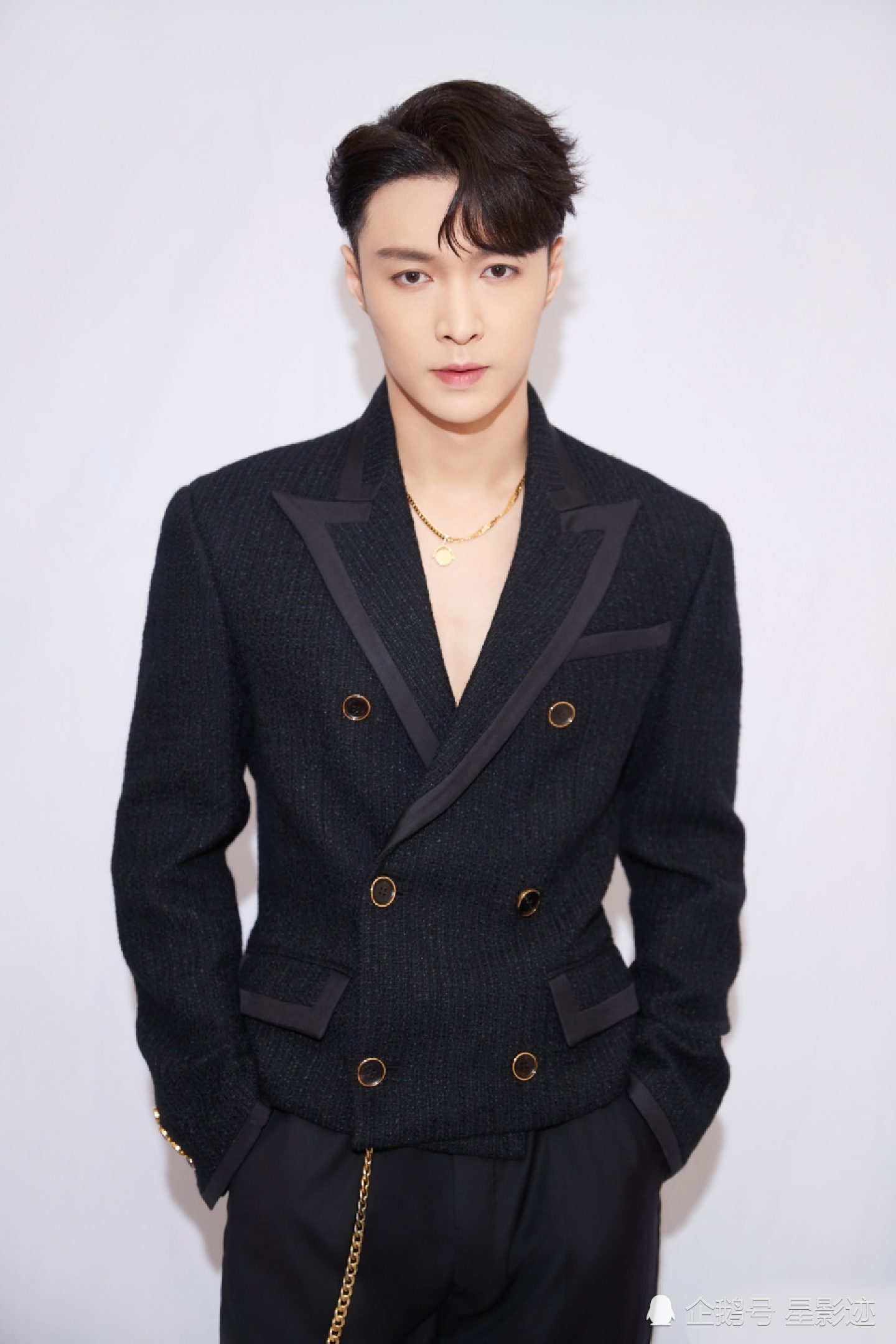 张艺兴高中学历长江商学院,张艺兴来到武汉大学