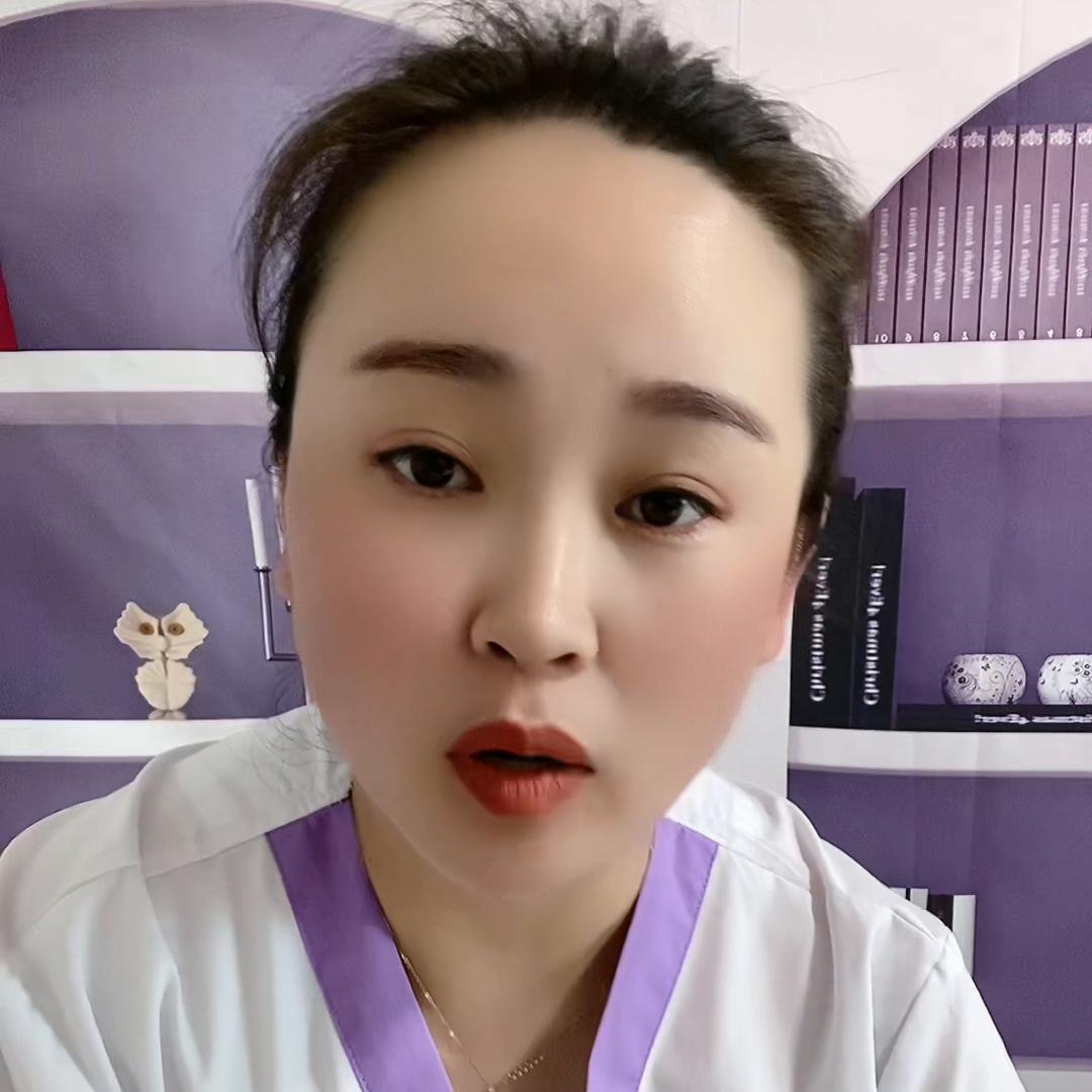 一月哭闹二月闹三个月不睡觉,二月宝宝哭闹时怎么安抚