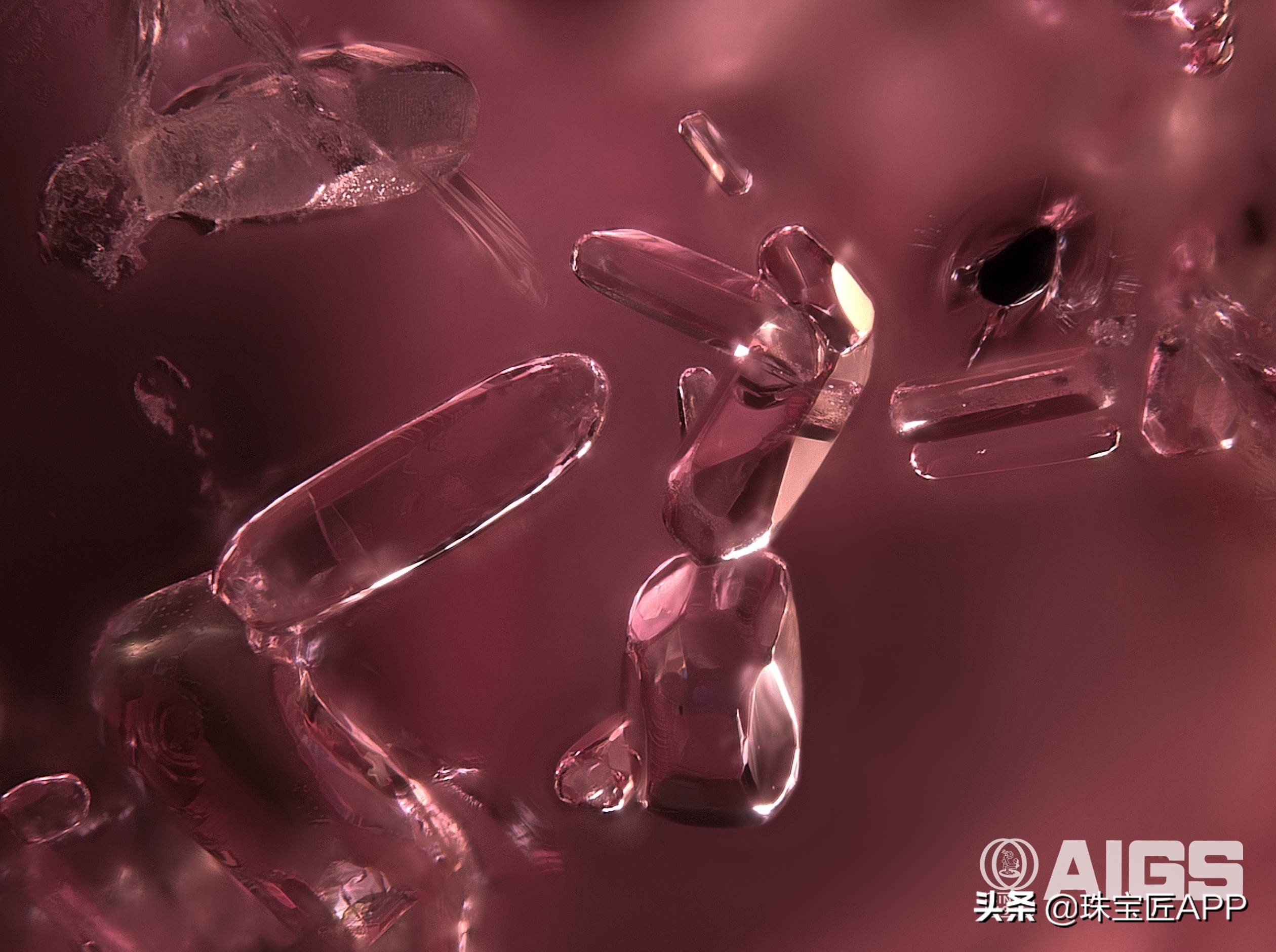 宝石的裂纹叫什么,宝石有裂痕是不是就失去价值了