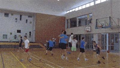 老婆包里发现的卡,老婆包里发现了啥