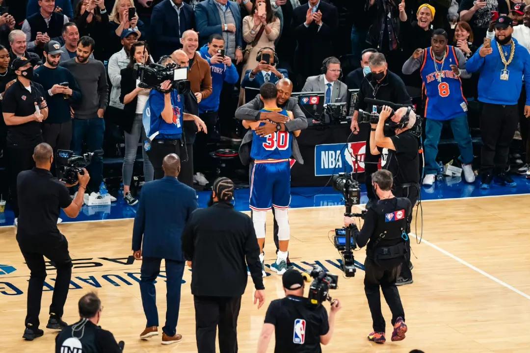 库里，历史三分王！谁注意到诺维斯基对他的评价？真是一针见血