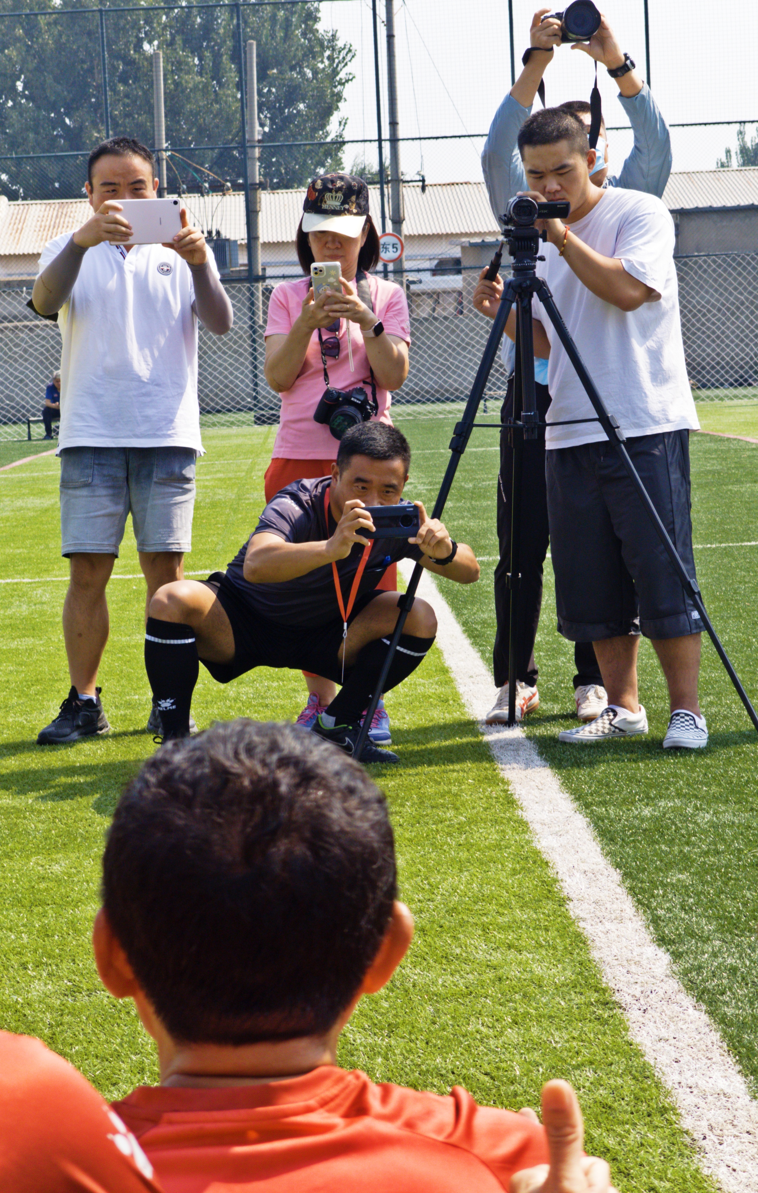 精彩足球不停步,足球要从孩子成长关键期抓起