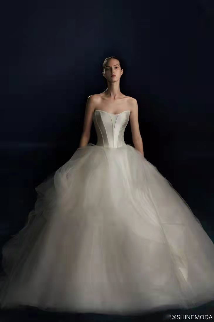 婚纱怎么选适合自己的风格,婚纱怎么选好看