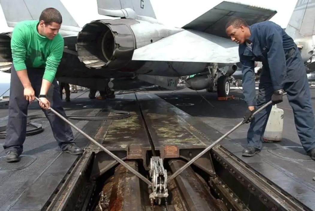 福建号航母电磁弹射用什么发电,福建常规动力航母能用电磁弹射吗