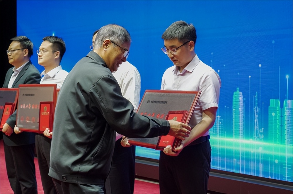 仲景宛西制药40周年庆新闻,仲景宛西制药获奖