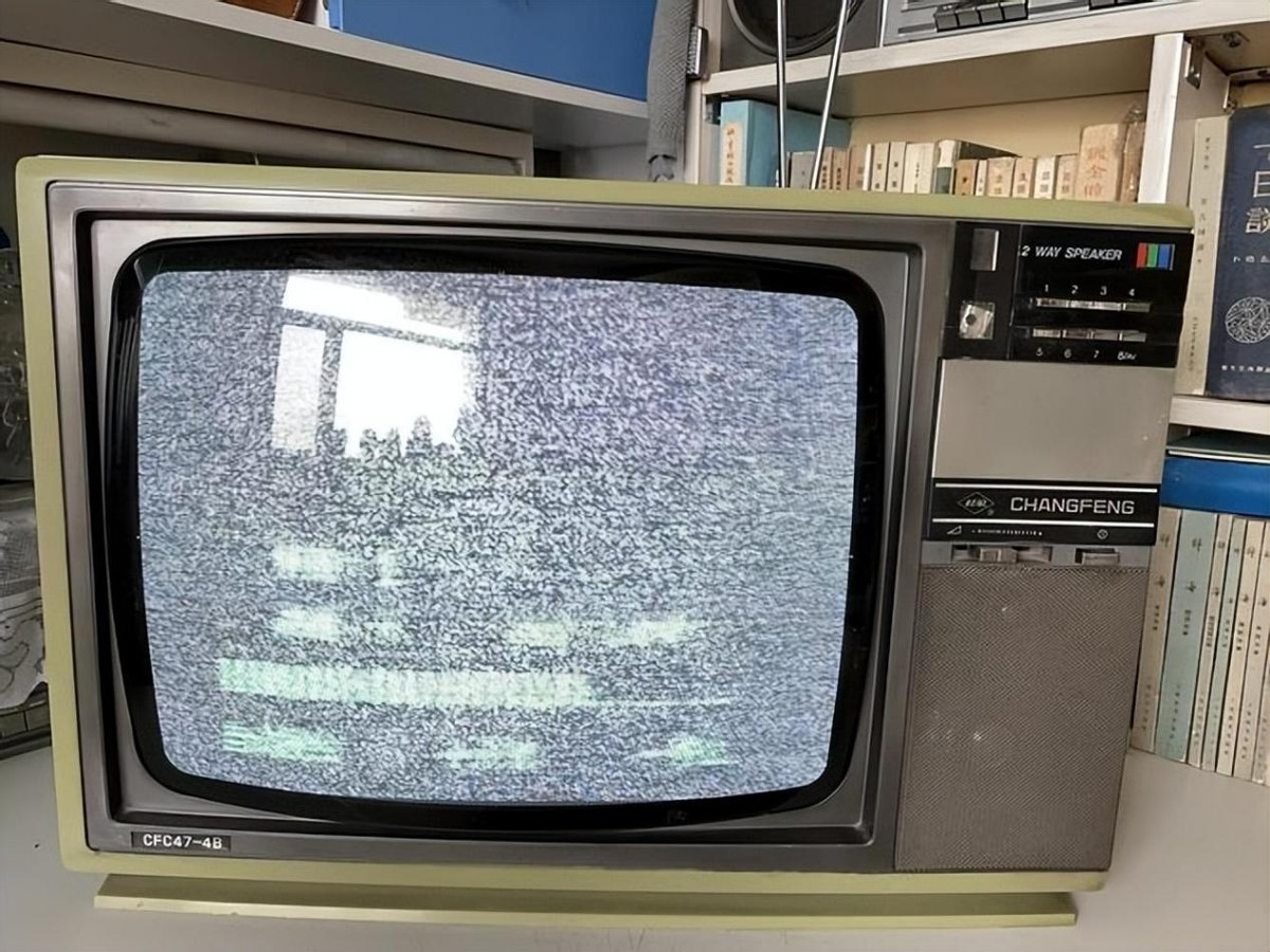 不交费新闻联播都看不了？人民日报发文，揭开了电视厂商的遮羞布