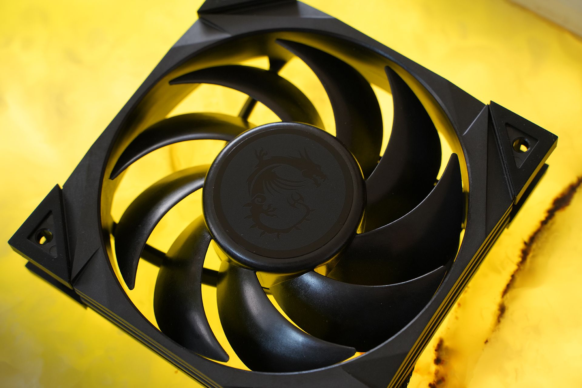 微星b660m迫击炮详细配置,微星b660m迫击炮能跑满13600k吗