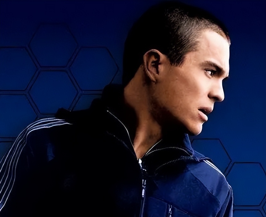 这才是真正的足球天才,他是足球场上的天才