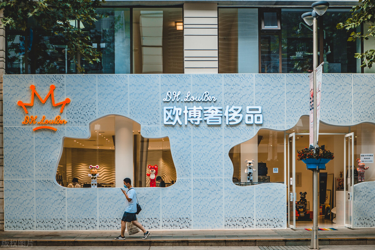 奢侈品明知是假的还要买,售卖假奢侈品