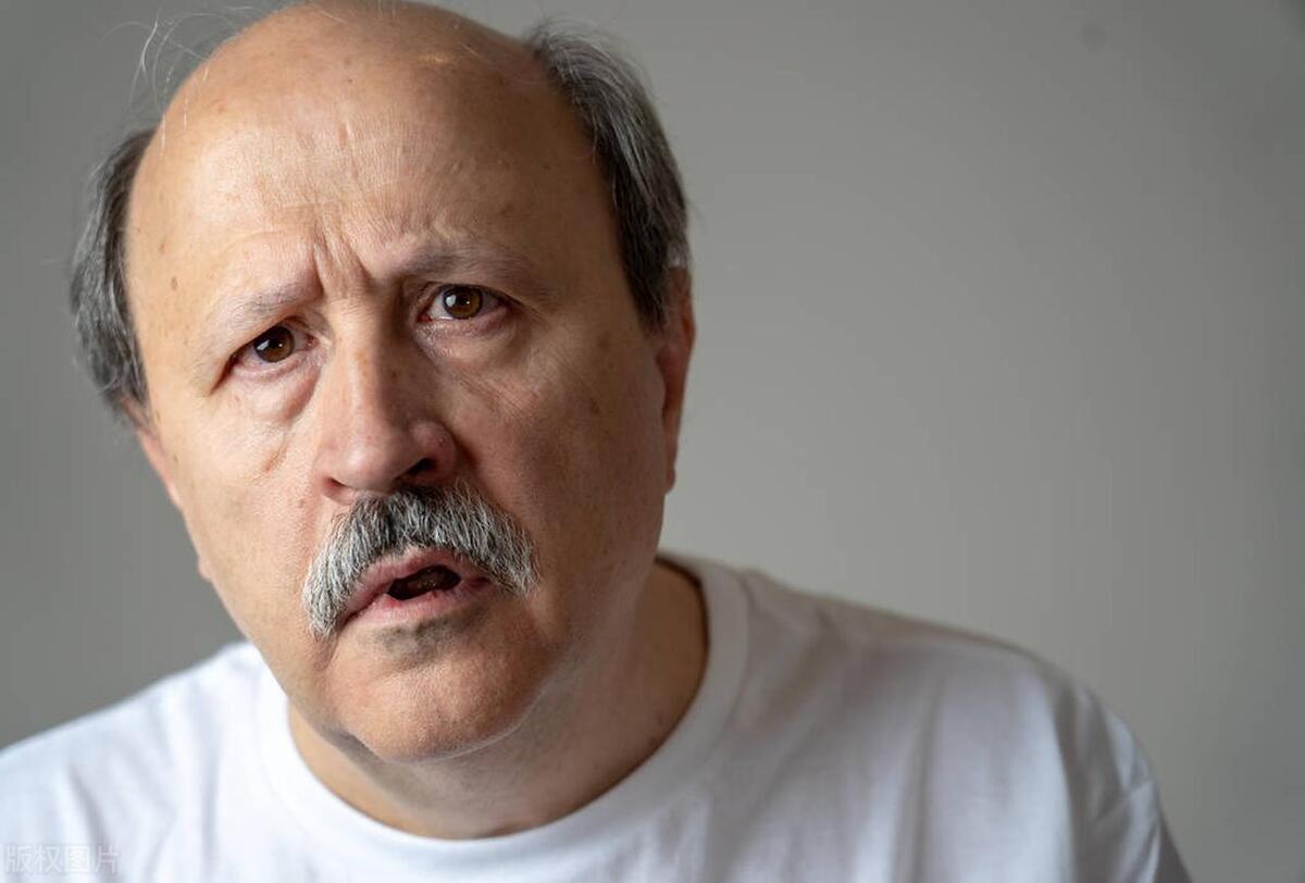 觉得父亲有些行为很丢人,有这样的父亲真丢人