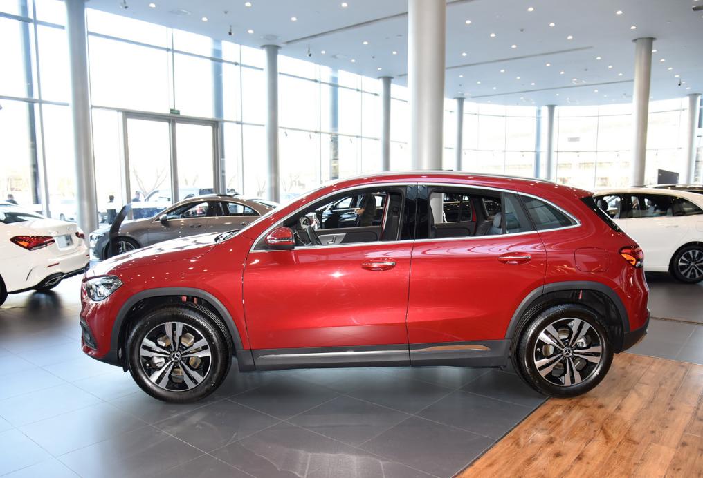 奔驰gla优点和不足,17款奔驰gla2202.0t油耗多少钱一公里