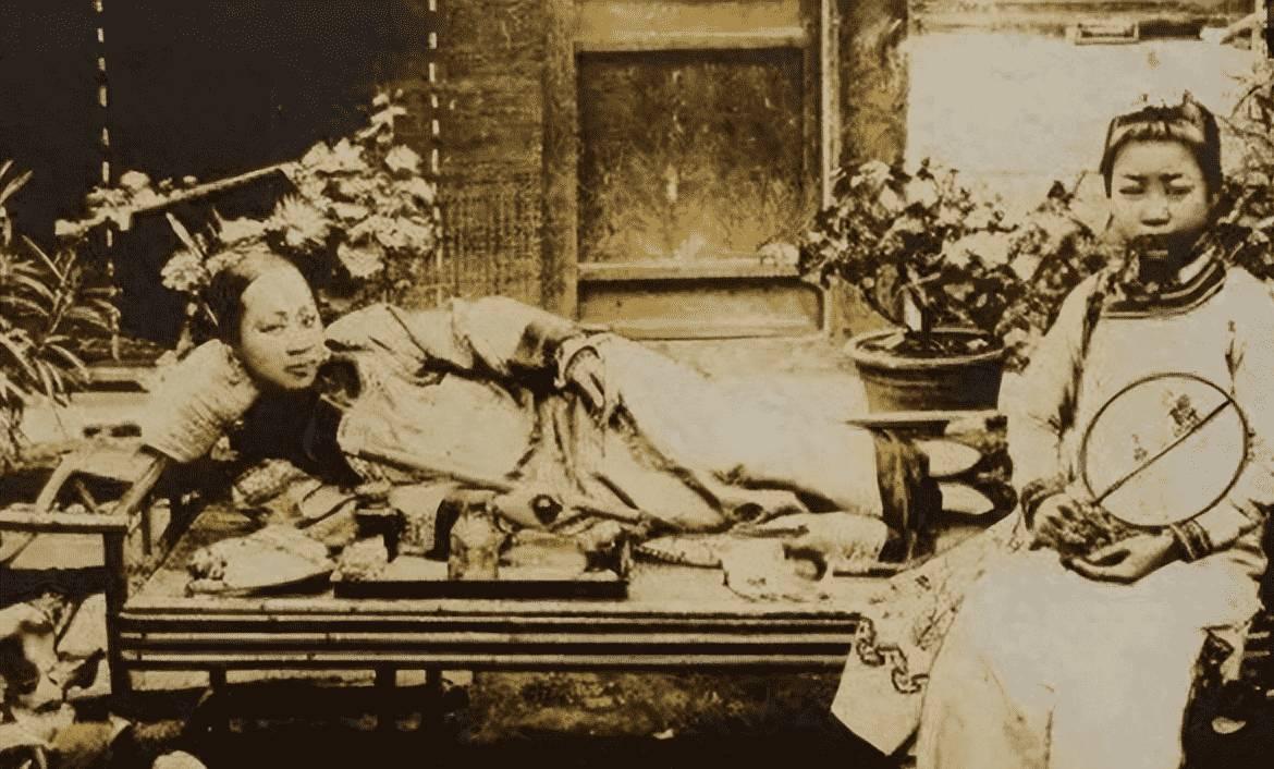 惊！日军日记曝光，*安妇慰**不顺从，日军竟用*刀刺**插入她的*体下**！