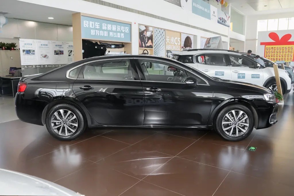 现在新雪铁龙c6可以入手吗,12万的雪铁龙c6测评