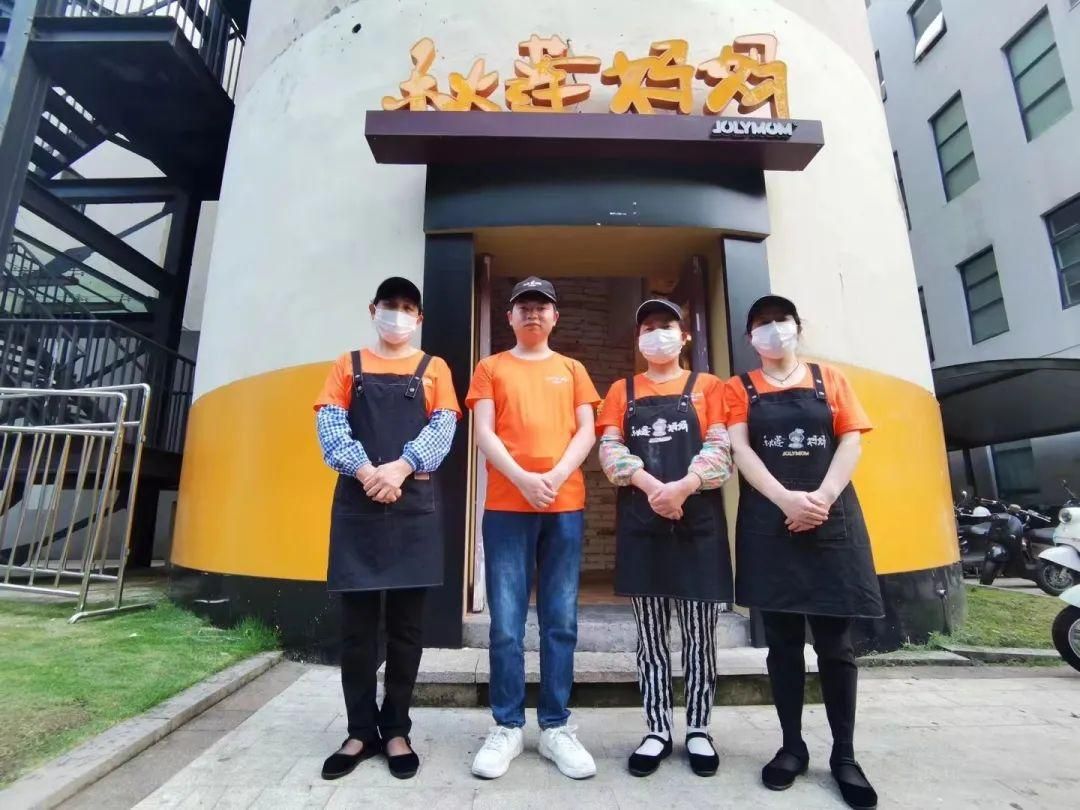 靠一张饼单店年净利100万,靠烤饼挣钱