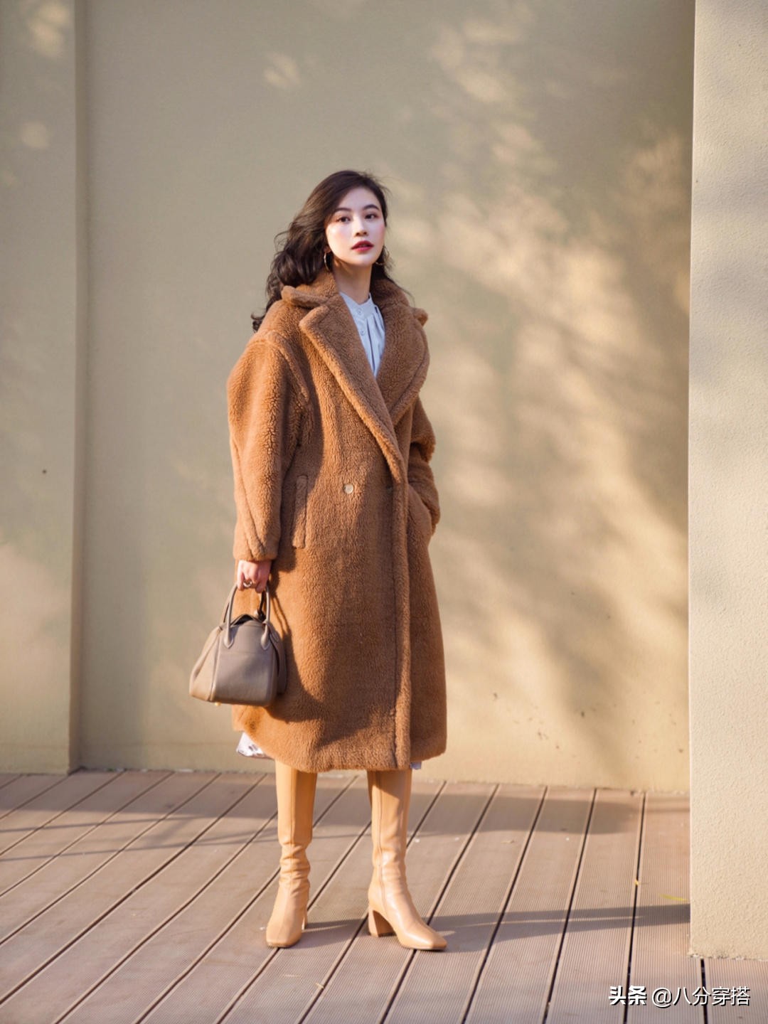 棕色泰迪熊大衣怎么穿出高级感,泰迪熊大衣哪个颜色最流行