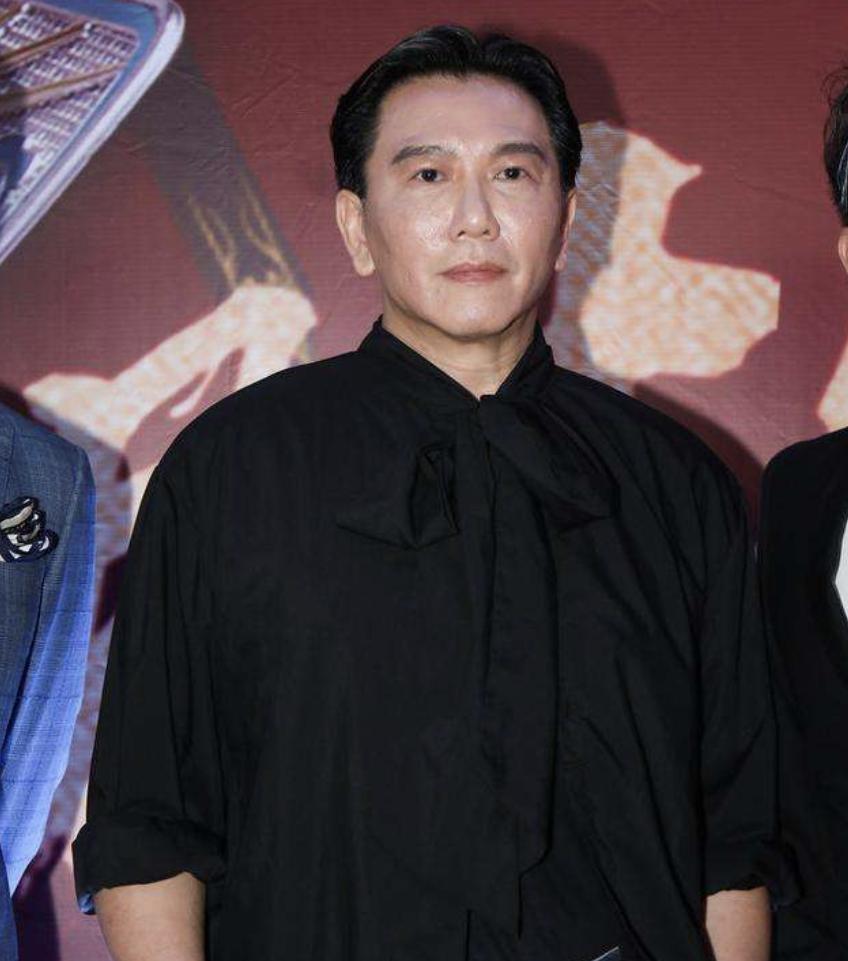 老演员整容脸变形,老年人整容前后照片