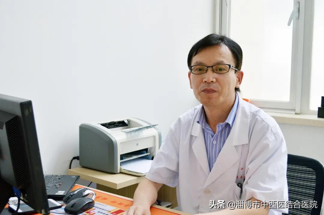 专家义诊下基层健康服务暖心,专家义诊基层健康服务暖人心