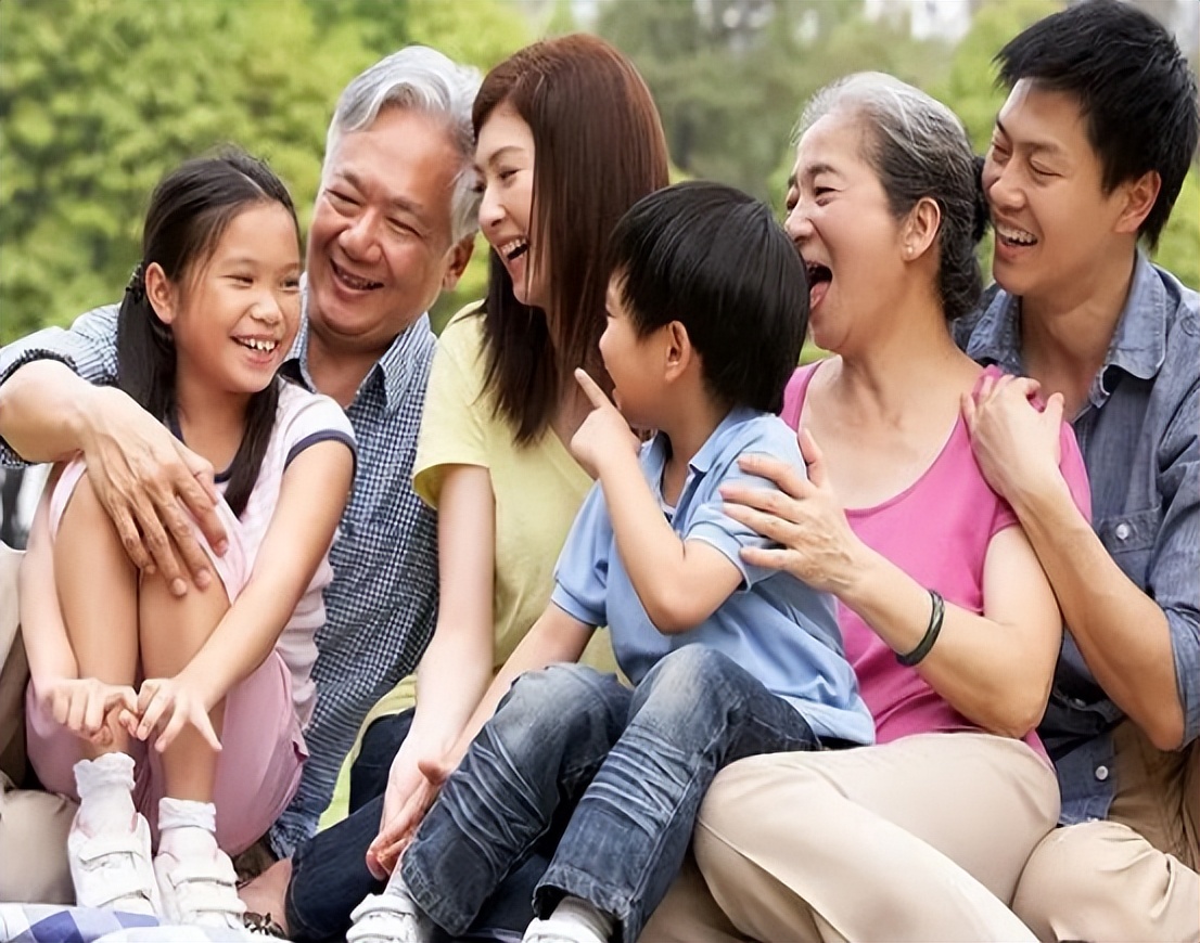 我国首批丁克族老年生病无人照顾,最早丁克族的真实现状