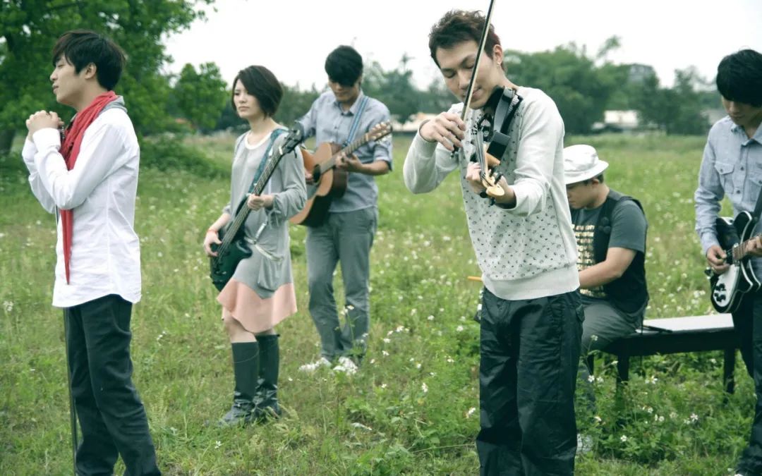 歌词经典语录100句,最打动人心的经典歌词句子