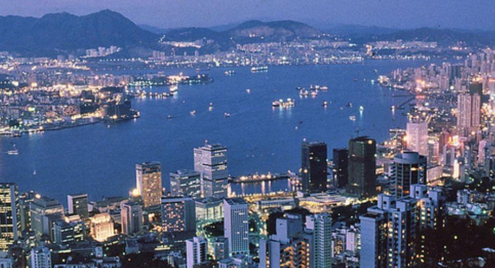 英国军官不解：为何将香港归还中国？2000年一位英国上将道出真相