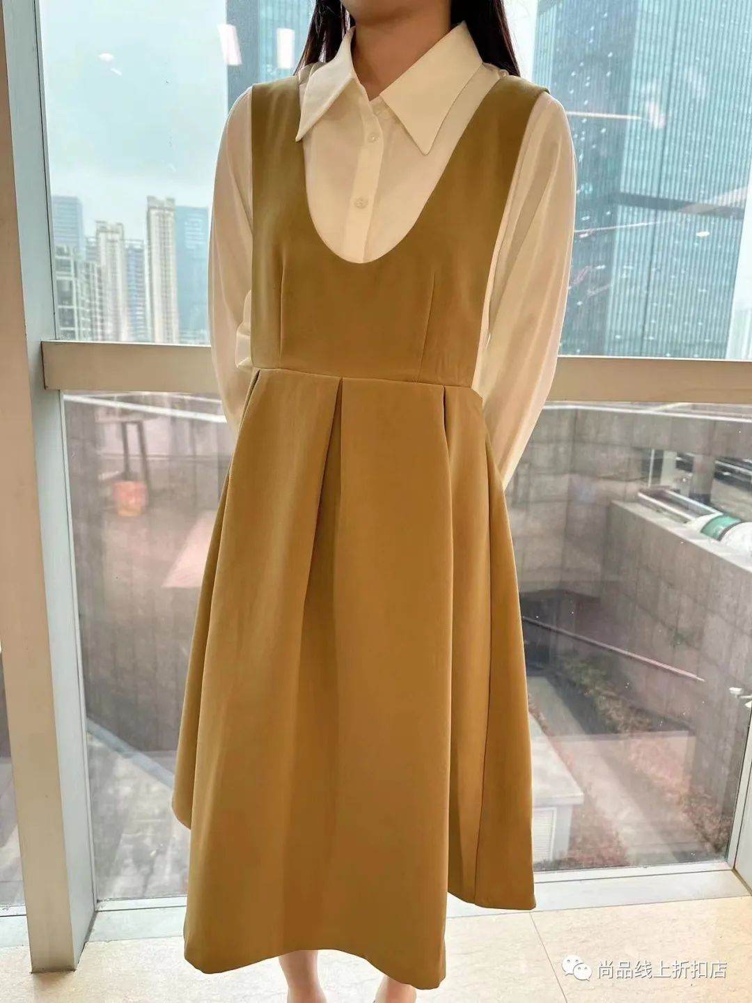 娌櫁渚濈編mohomo鏄搧鐗屽コ瑁呭悧,娌櫁渚濈編2024濂楄