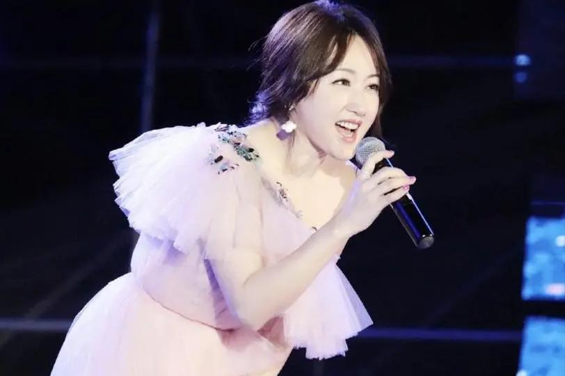 52岁的杨钰莹婚姻情况,52岁杨钰莹为何至今未婚